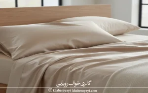 «نمای لایف‌استایل از روبالشتی ابریشم ساتن روی تخت برای انتخاب بهترین جنس روبالشتی مخصوص پوست حساس»

