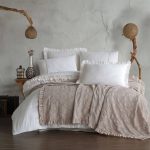 کاور اوزدلیک Ruffle